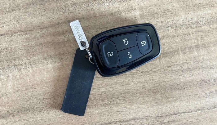 2021 Tata Harrier XTA 2.0L KRYOTEC PLUS, Diesel, Automatic, 89,881 km, Key Close Up