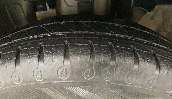 2021 Renault Kwid RXT 1.0 (O), Petrol, Manual, 37,597 km, Left Front Tyre Tread