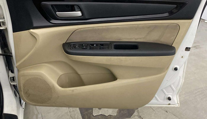 2019 Honda Amaze 1.2L I-VTEC VX, Petrol, Manual, 63,546 km, Driver Side Door Panels Control