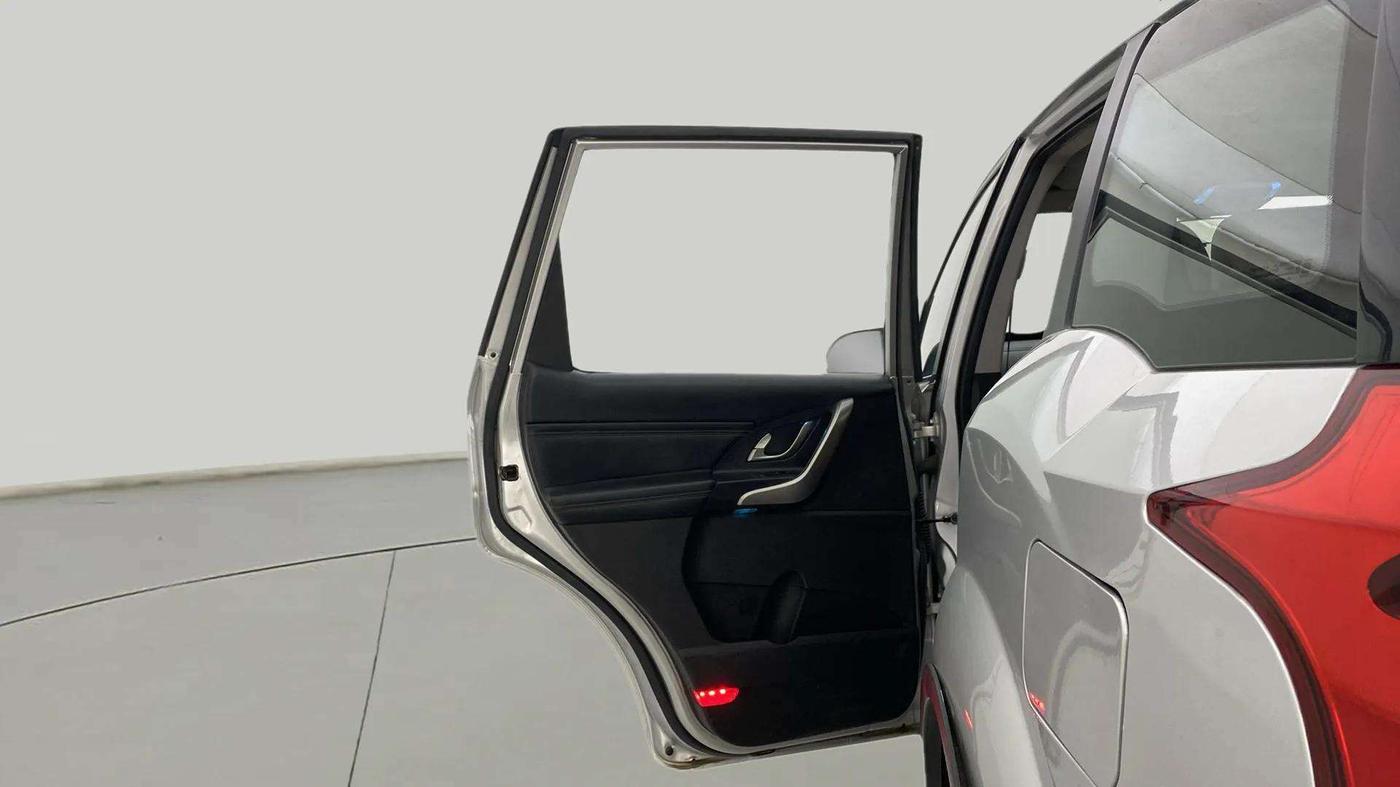 2019 Mahindra XUV500 W11, Diesel, Manual, 97,642 km, LHS Rear Door
