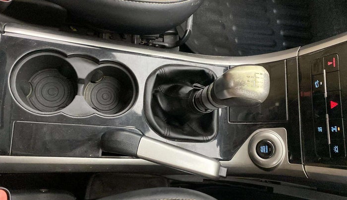 2019 Mahindra XUV500 W11, Diesel, Manual, 97,642 km, Gear Lever