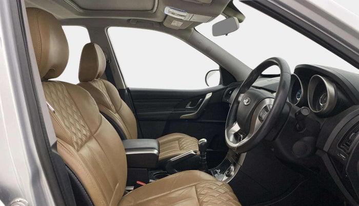 2019 Mahindra XUV500 W11, Diesel, Manual, 97,642 km, Right Side Front Door Cabin