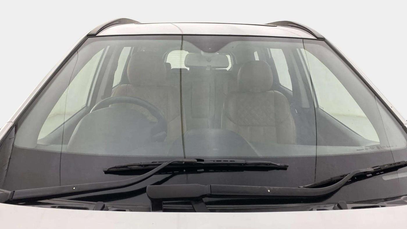 2019 Mahindra XUV500 W11, Diesel, Manual, 97,642 km, Front Windshield