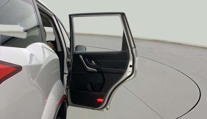 2019 Mahindra XUV500 W11, Diesel, Manual, 97,642 km, RHS Rear Door