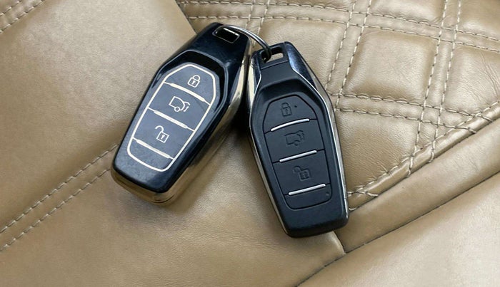 2019 Mahindra XUV500 W11, Diesel, Manual, 97,642 km, Key Close Up