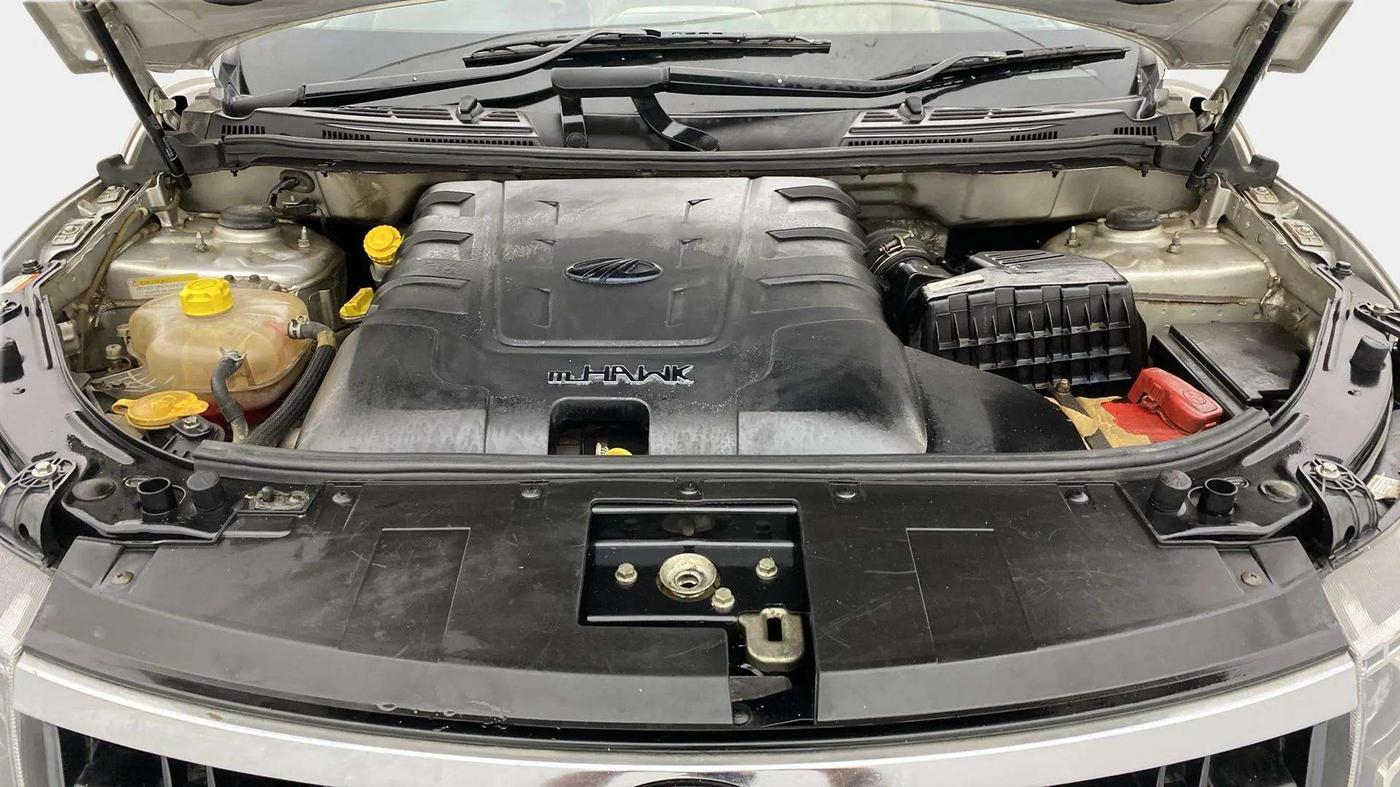 2019 Mahindra XUV500 W11, Diesel, Manual, 97,642 km, Engine View