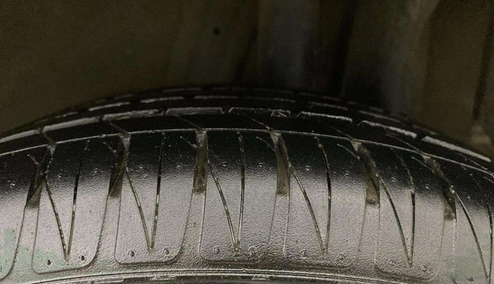 2021 KIA SONET HTK PLUS 1.0 IMT, Petrol, Manual, 38,369 km, Left Rear Tyre Tread