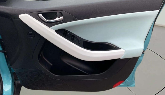 2024 Tata NEXON Creative Plus 1.2 iCNG, CNG, Manual, 11,770 km, Driver Side Door Panels Control