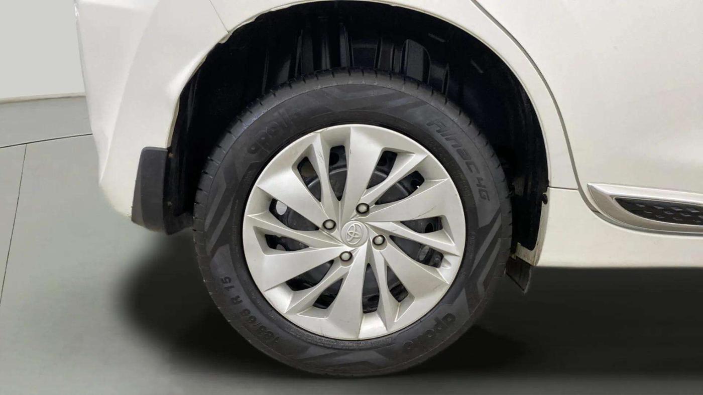 2024 Toyota Glanza E, Petrol, Manual, 13,935 km, Right Rear Wheel