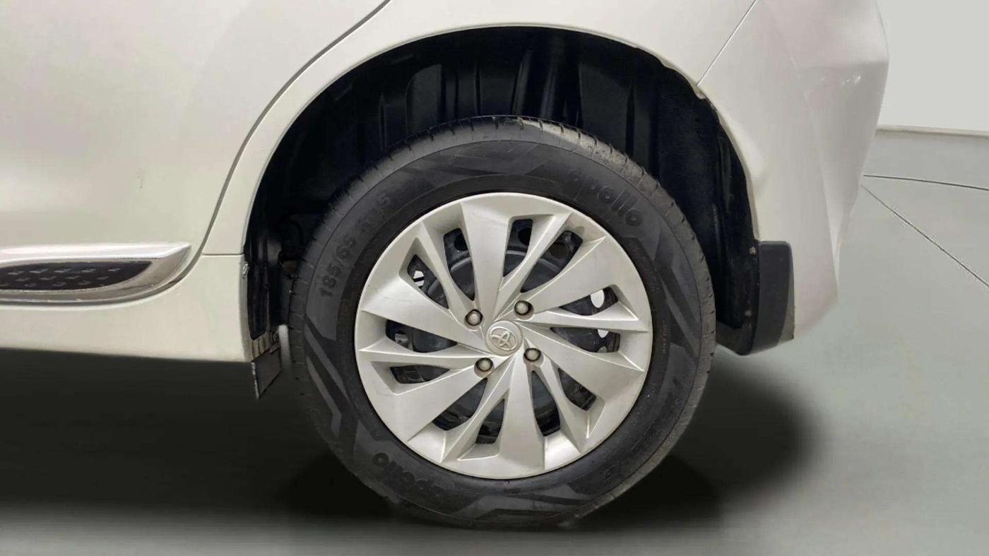 2024 Toyota Glanza E, Petrol, Manual, 13,935 km, Left Rear Wheel