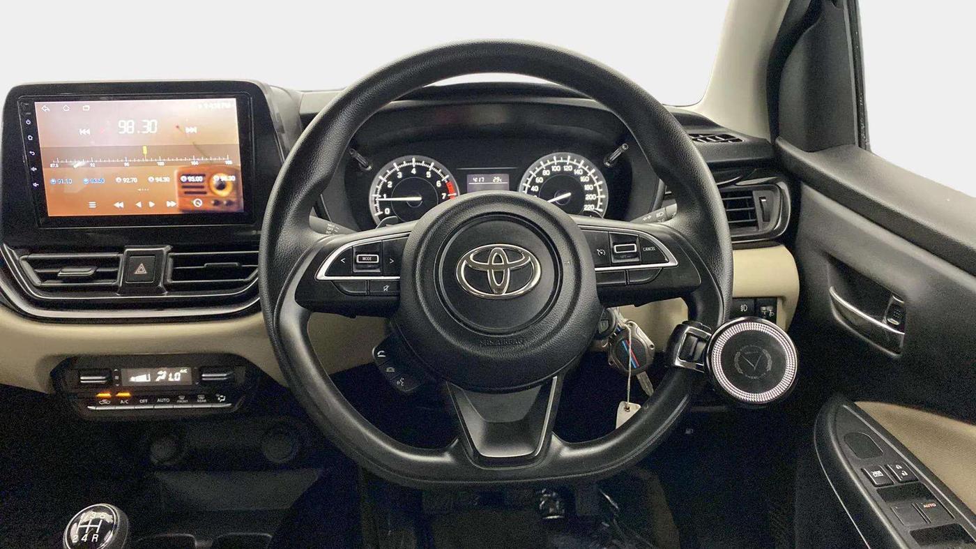 2024 Toyota Glanza E, Petrol, Manual, 13,935 km, Steering Wheel Close Up