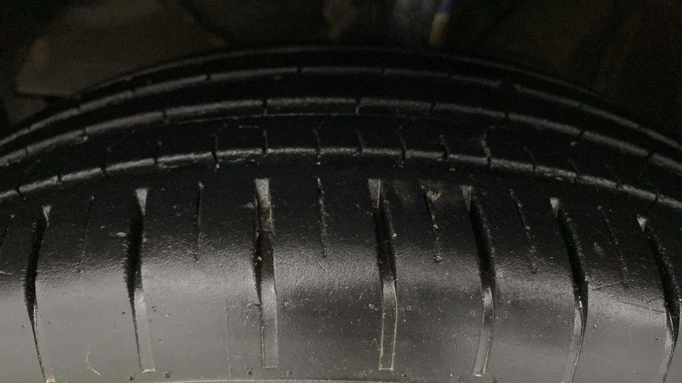 2024 Toyota Glanza E, Petrol, Manual, 13,935 km, Left Front Tyre Tread