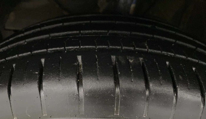 2024 Toyota Glanza E, Petrol, Manual, 13,827 km, Left Front Tyre Tread