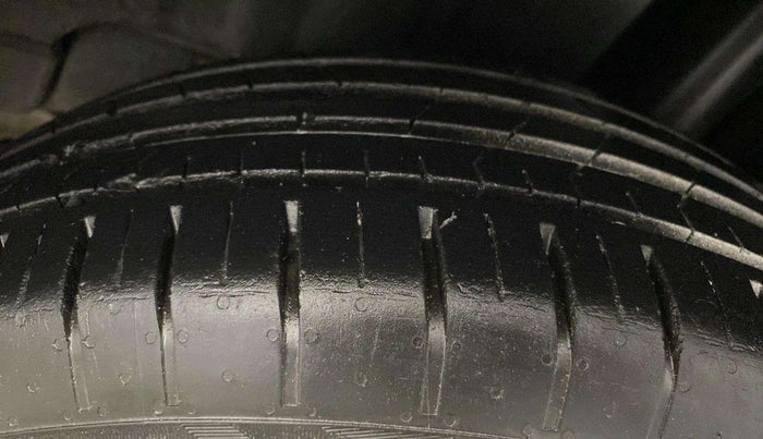 2024 Toyota Glanza E, Petrol, Manual, 13,827 km, Left Rear Tyre Tread