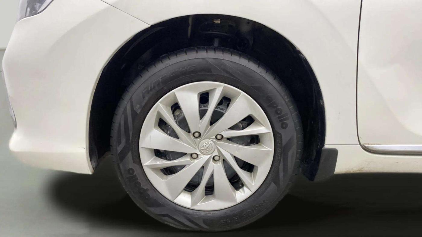 2024 Toyota Glanza E, Petrol, Manual, 13,935 km, Left Front Wheel