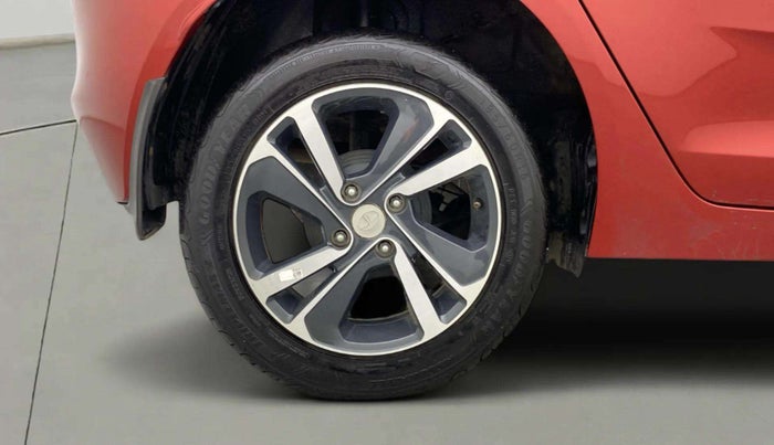 2021 Tata ALTROZ XZ PLUS DIESEL, Diesel, Manual, 13,083 km, Right Rear Wheel