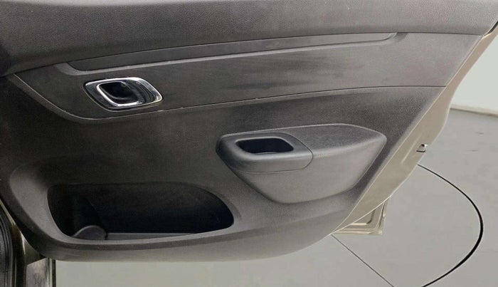 2019 Renault Kwid RXT 1.0 (O), Petrol, Manual, 37,057 km, Driver Side Door Panels Control