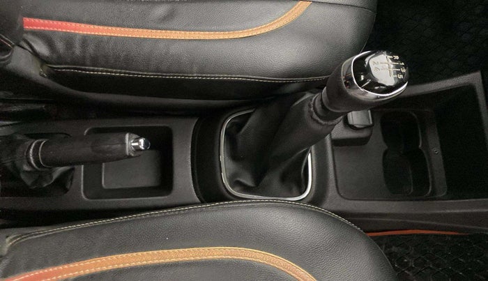 2019 Renault Kwid RXT 1.0 (O), Petrol, Manual, 37,057 km, Gear Lever