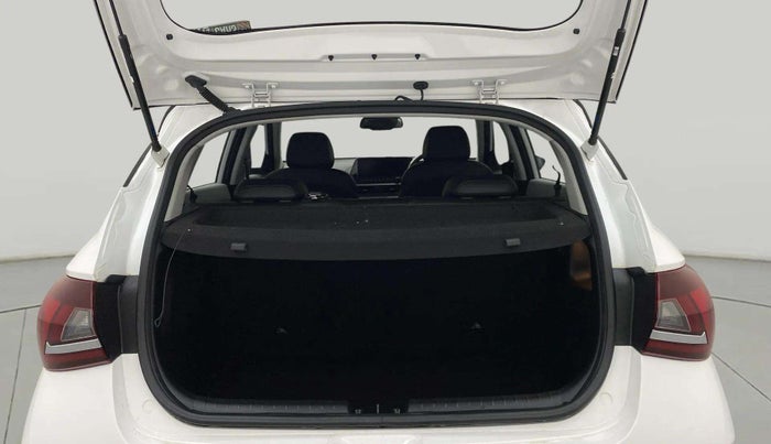 2024 Hyundai NEW I20 ASTA (O) 1.2 IVT, Petrol, Automatic, 14,097 km, Boot Inside