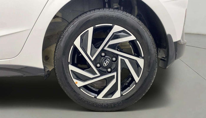 2024 Hyundai NEW I20 ASTA (O) 1.2 IVT, Petrol, Automatic, 14,097 km, Left Rear Wheel