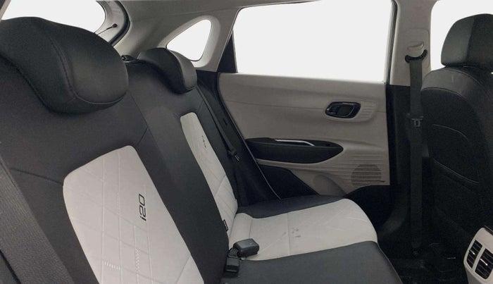2024 Hyundai NEW I20 ASTA (O) 1.2 IVT, Petrol, Automatic, 14,097 km, Right Side Rear Door Cabin