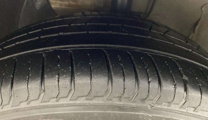 2024 Hyundai NEW I20 ASTA (O) 1.2 IVT, Petrol, Automatic, 14,097 km, Left Front Tyre Tread