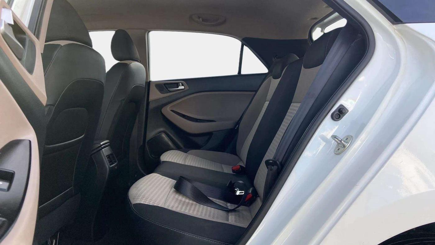 2019 Hyundai Elite i20 SPORTZ PLUS 1.4 CRDI, Diesel, Manual, 66,434 km, Right Side Rear Door Cabin