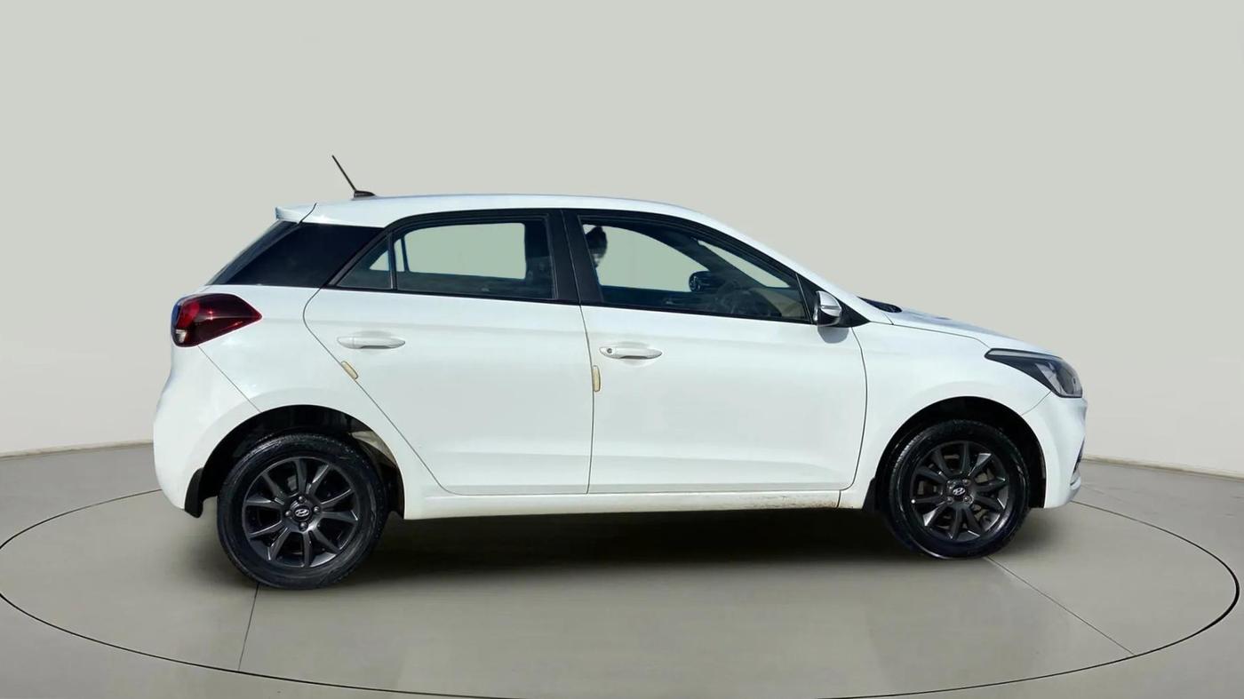 2019 Hyundai Elite i20 SPORTZ PLUS 1.4 CRDI, Diesel, Manual, 66,434 km, Right Side View