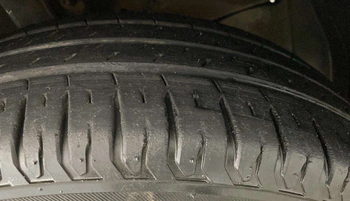 2021 Maruti Ertiga VXI CNG, CNG, Manual, 56,906 km, Right Front Tyre Tread