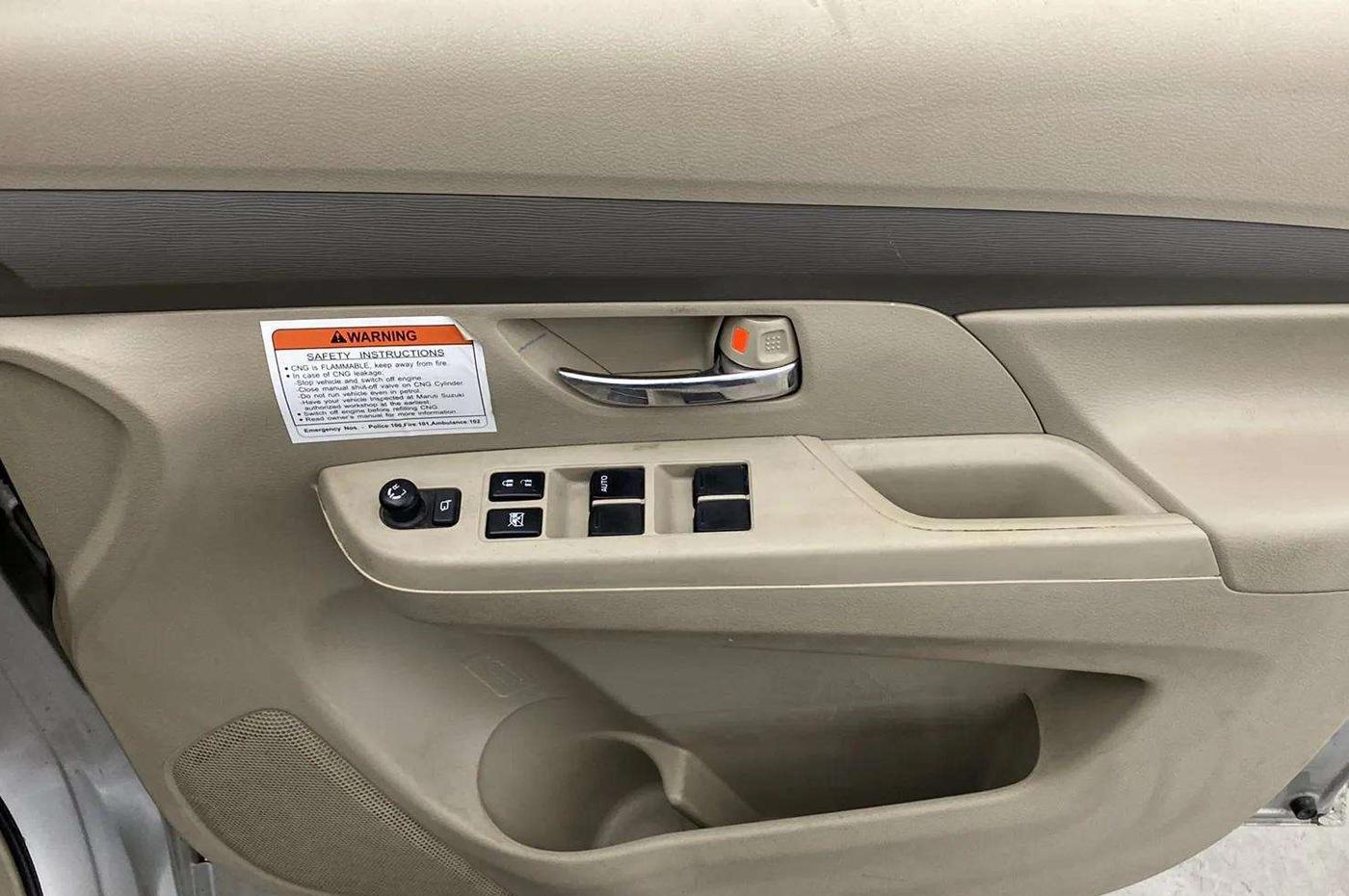2021 Maruti Ertiga VXI CNG, CNG, Manual, 57,015 km, Driver Side Door Panels Control