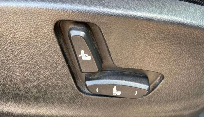 2019 MG HECTOR SHARP 1.5 DCT PETROL, Petrol, Automatic, 56,383 km, Driver Side Adjustment Panel