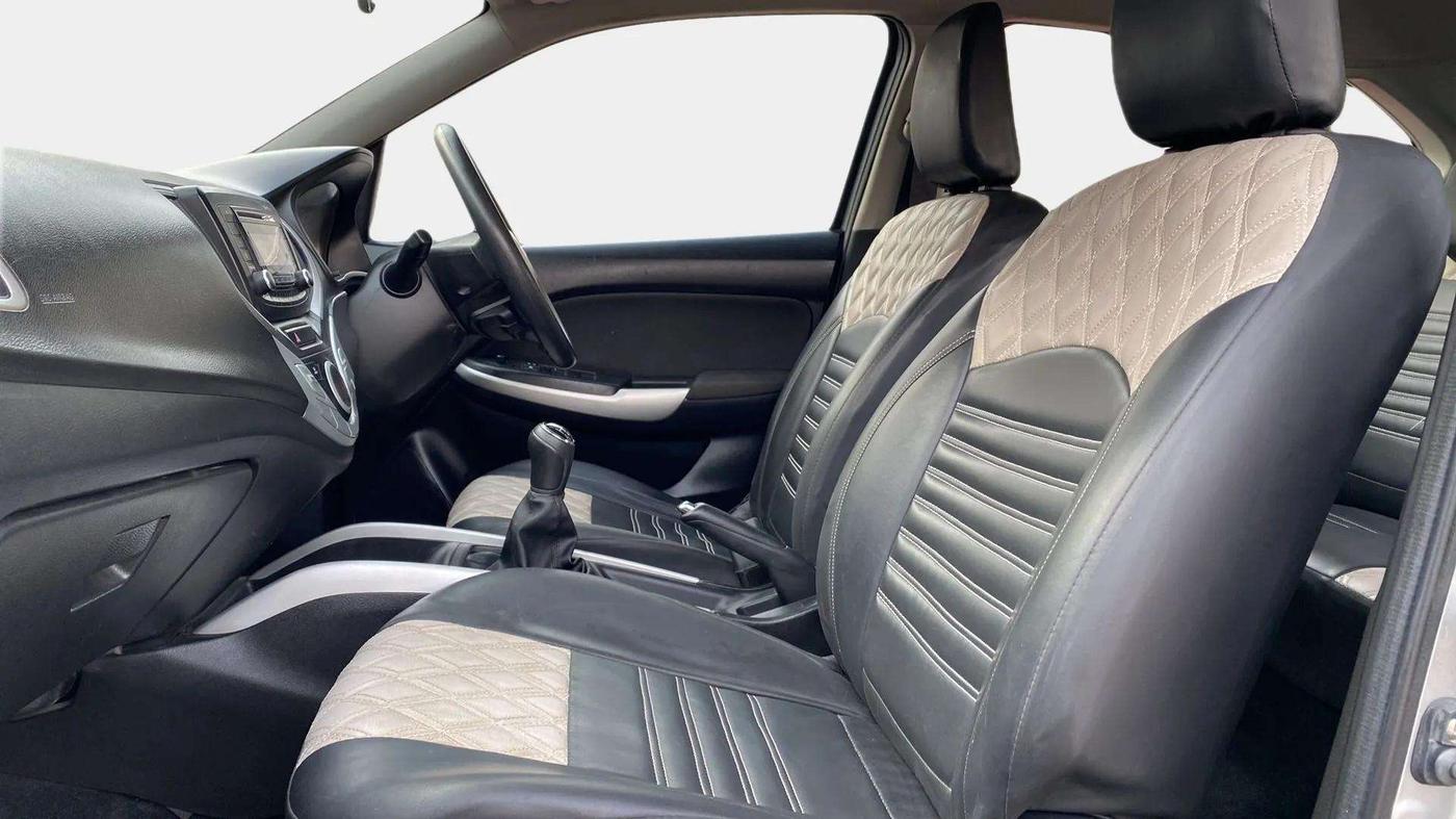 2017 Maruti Baleno DELTA PETROL 1.2, Petrol, Manual, 93,404 km, Right Side Front Door Cabin