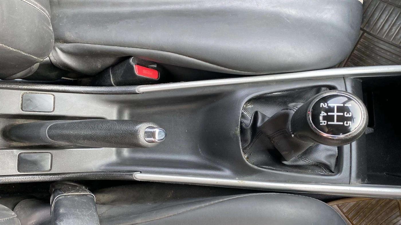 2017 Maruti Baleno DELTA PETROL 1.2, Petrol, Manual, 93,404 km, Gear Lever