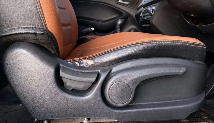 2017 Hyundai Elite i20 ASTA 1.2 DUAL TONE, Petrol, Manual, 25,868 km, Driver Side Adjustment Panel