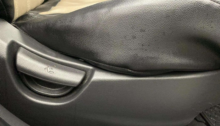 2018 Hyundai Grand i10 SPORTZ 1.2 KAPPA VTVT, Petrol, Manual, 56,214 km, Driver Side Adjustment Panel