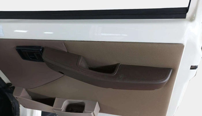 2023 Mahindra Bolero B6 (O), Diesel, Manual, 46,251 km, Driver Side Door Panels Control