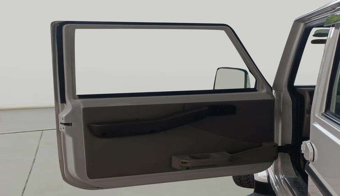 2023 Mahindra Bolero B6 (O), Diesel, Manual, 46,251 km, LHS Front Door