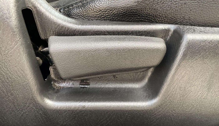 2023 Maruti Alto LXI O, Petrol, Manual, 31,268 km, Driver Side Adjustment Panel