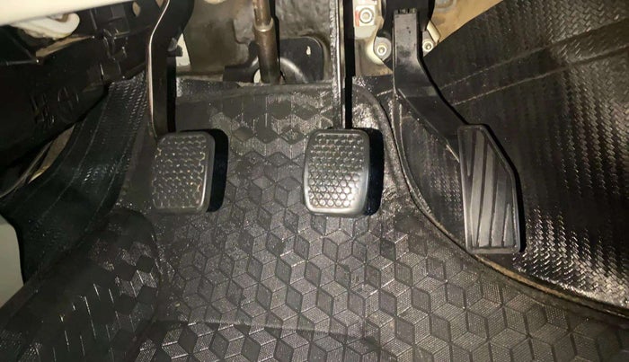2015 Maruti Alto K10 VXI, Petrol, Manual, 84,347 km, Pedals