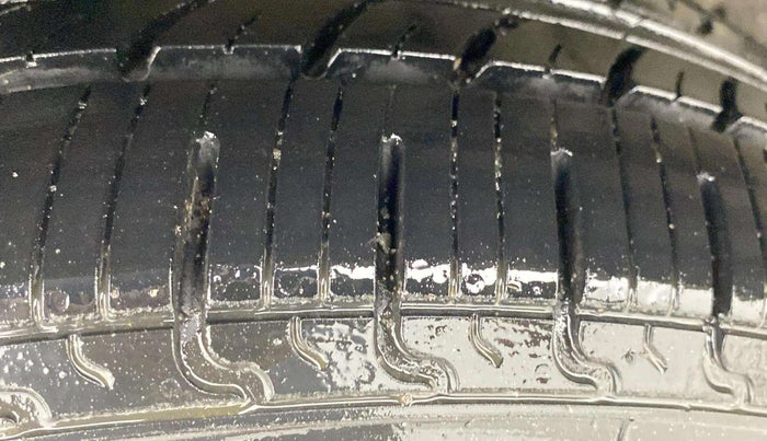 2016 Maruti Celerio ZXI AMT, Petrol, Automatic, 47,019 km, Right Rear Tyre Tread