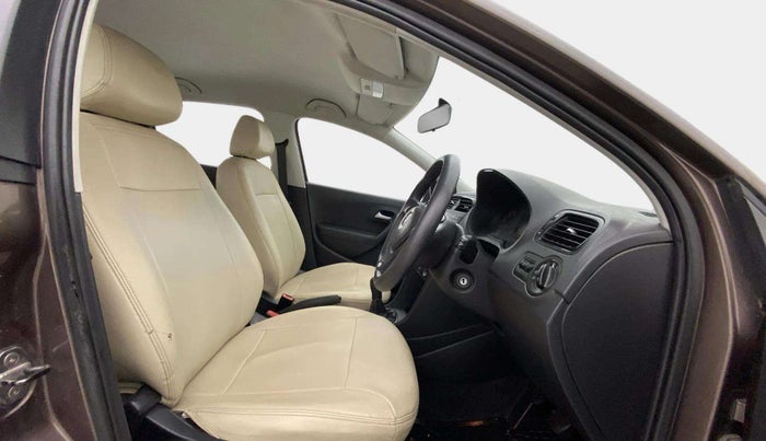 2016 Volkswagen Polo COMFORTLINE 1.2L, Petrol, Manual, 80,628 km, Right Side Front Door Cabin