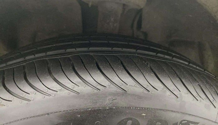 2017 Ford Ecosport TITANIUM 1.5L DIESEL, Diesel, Manual, 94,328 km, Left Front Tyre Tread