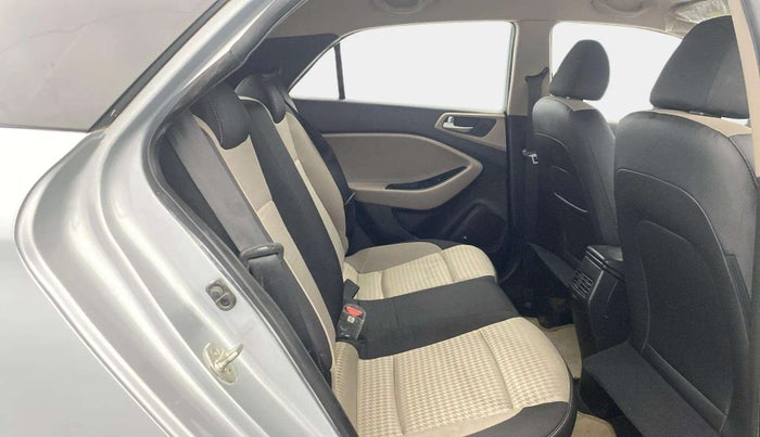 2019 Hyundai Elite i20 SPORTZ PLUS 1.2, Petrol, Manual, 34,807 km, Right Side Rear Door Cabin
