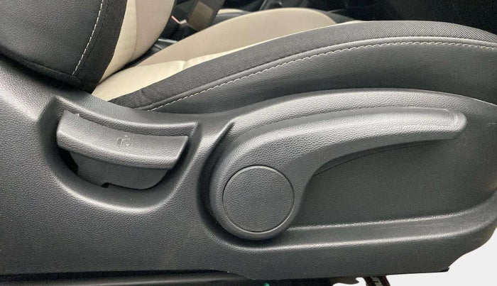 2019 Hyundai Elite i20 SPORTZ PLUS 1.2, Petrol, Manual, 34,807 km, Driver Side Adjustment Panel