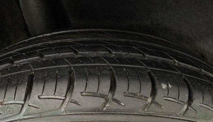 2018 Maruti Baleno DELTA PETROL 1.2, Petrol, Manual, 46,532 km, Right Rear Tyre Tread