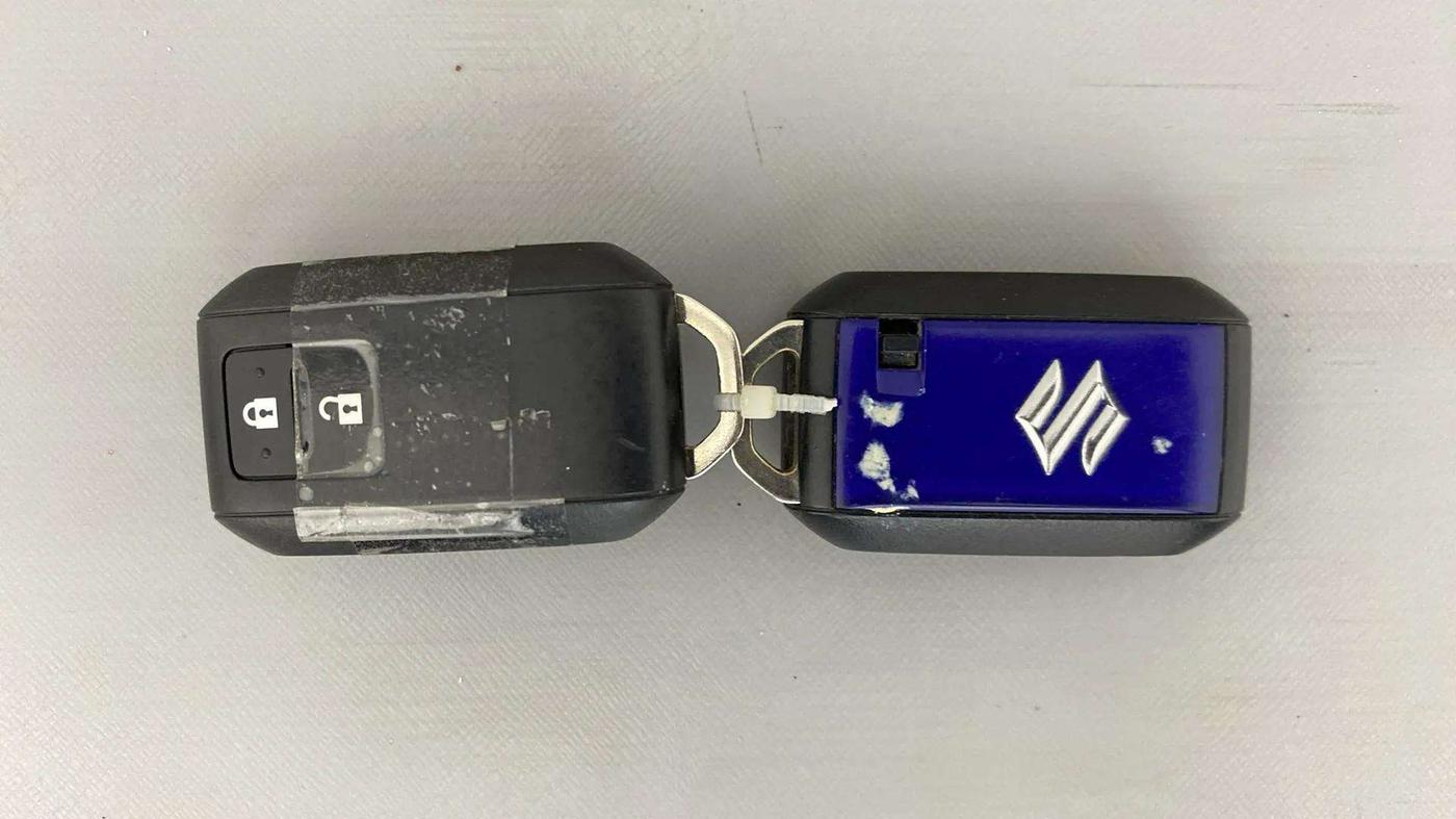 2022 Maruti BREZZA ZXI + AT SMART HYBRID, Petrol, Automatic, 26,064 km, Key Close Up