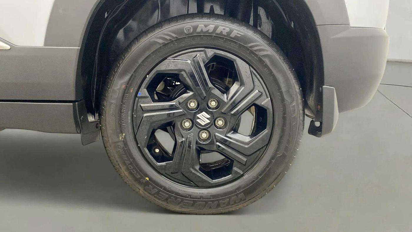 2022 Maruti BREZZA ZXI + AT SMART HYBRID, Petrol, Automatic, 26,064 km, Left Rear Wheel