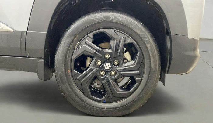 2022 Maruti BREZZA ZXI + AT SMART HYBRID, Petrol, Automatic, 26,064 km, Right Front Wheel