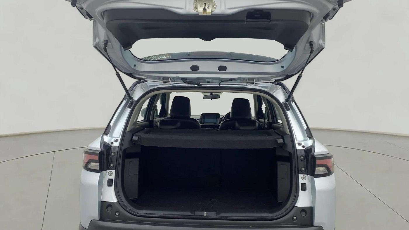 2022 Maruti BREZZA ZXI + AT SMART HYBRID, Petrol, Automatic, 26,064 km, Boot Door Open
