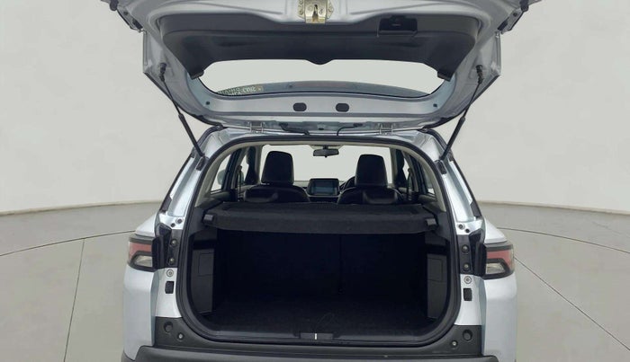 2022 Maruti BREZZA ZXI + AT SMART HYBRID, Petrol, Automatic, 26,064 km, Boot Door Open